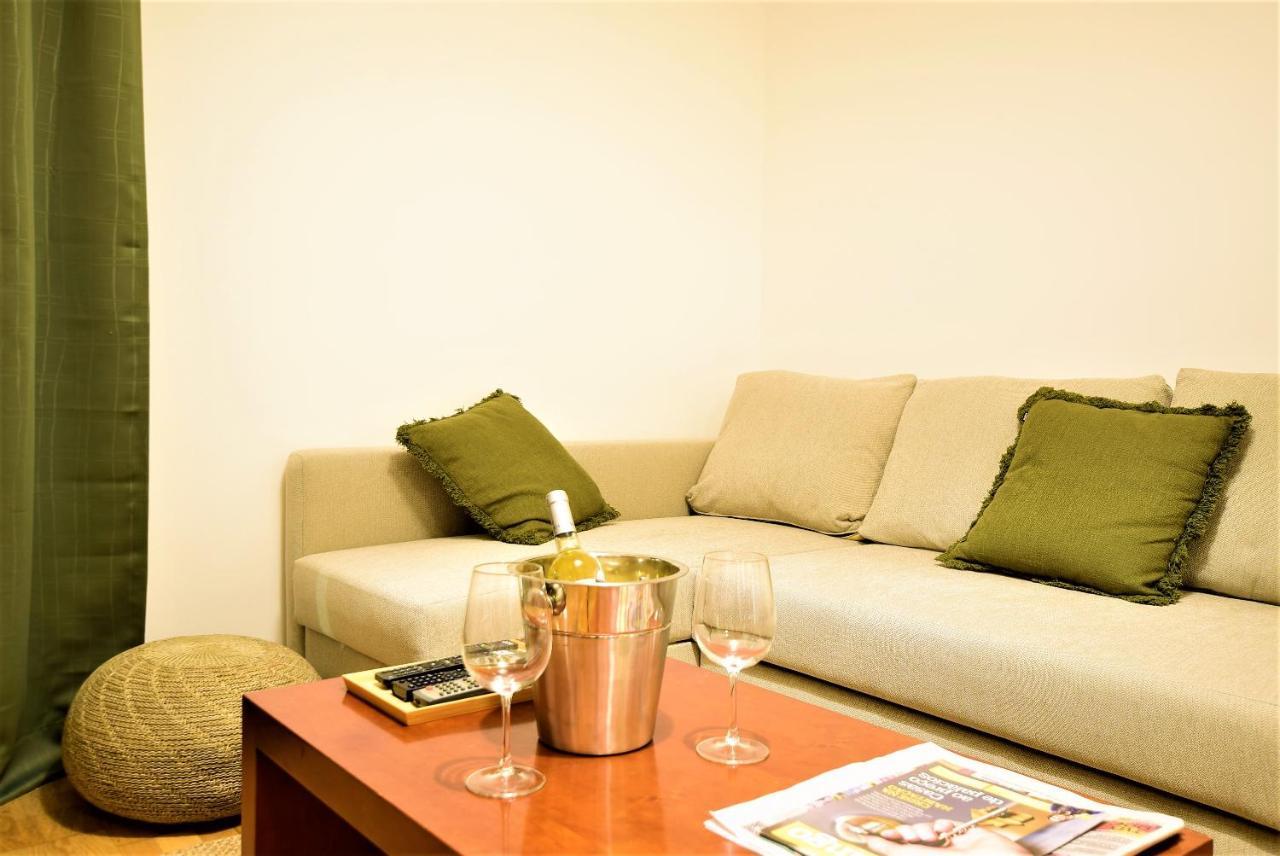 Marina De Albufeira T1 Ate 2 Pax Ou T2 Ate 6 Pax Com Piscina E Vista Marina Apartment Exterior photo