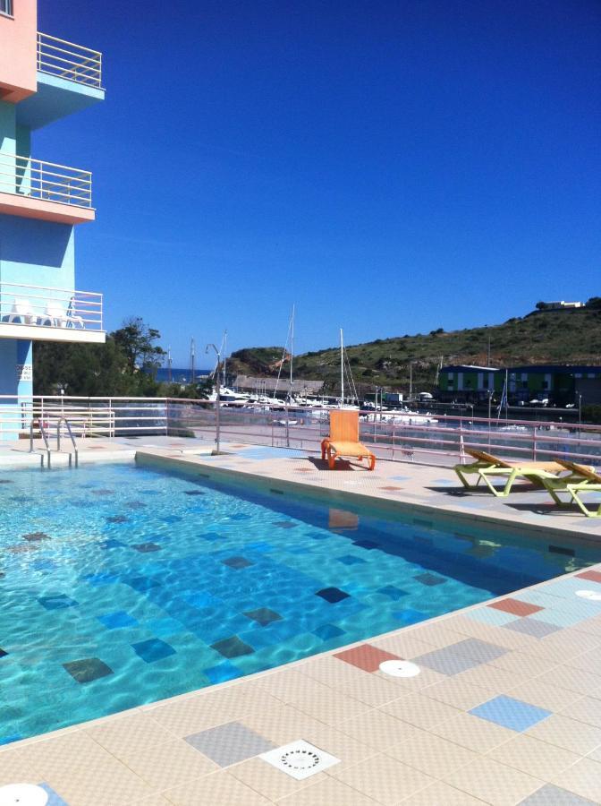 Marina De Albufeira T1 Ate 2 Pax Ou T2 Ate 6 Pax Com Piscina E Vista Marina Apartment Exterior photo